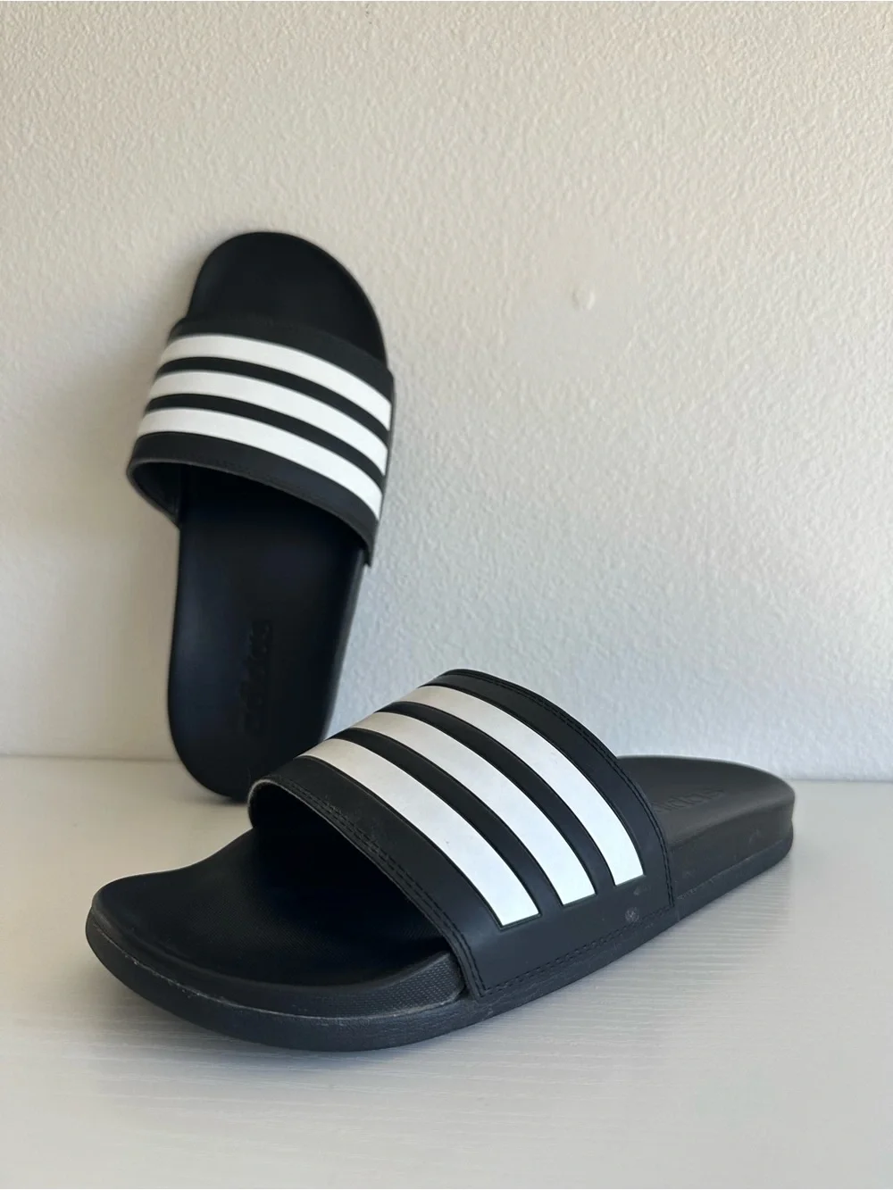 Men’s Adidas Black and White Slide Sandals Size 8